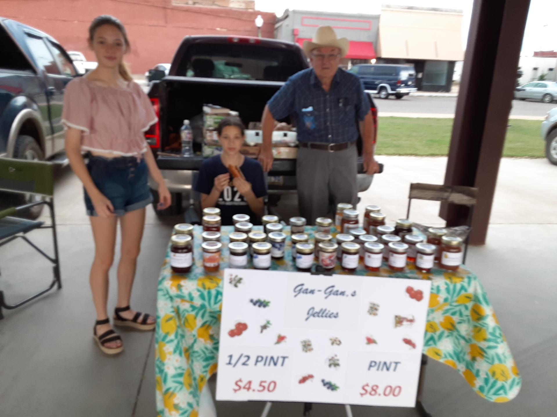 First Afternoon Farmer’s Market A Big Success Thursday