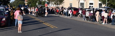 Parade kicks off homecoming for Wolves