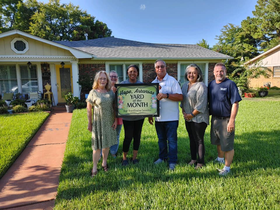 Sharon Turner Receives Hope “Yard of the Month”
