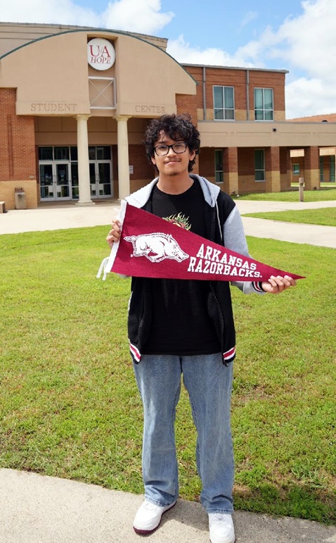 Yhoss receives engineering scholarship