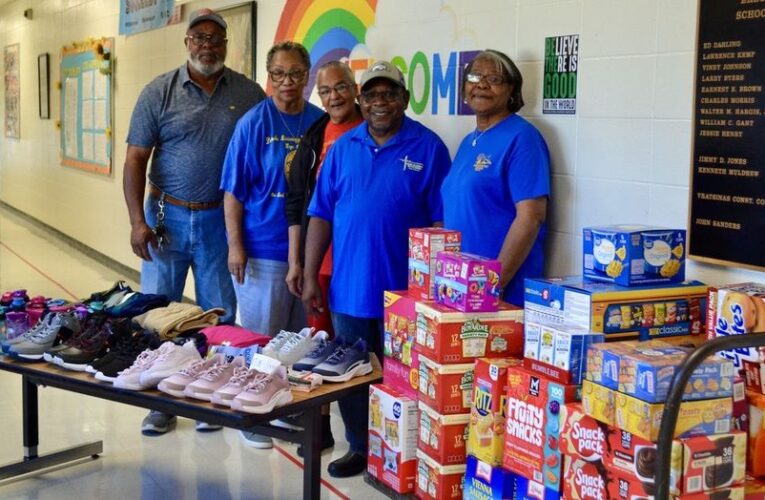 Lonoke Baptist donates food & clothing