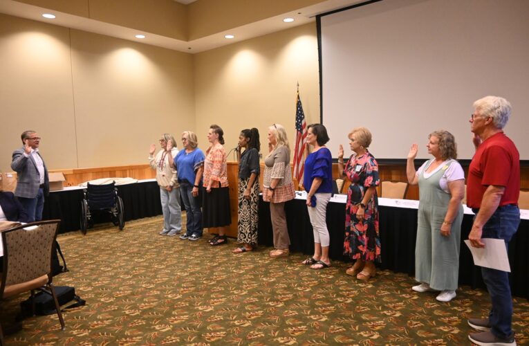 Hempstead County Clerk Karen Smith as Treasurer of County Clerks Assn.