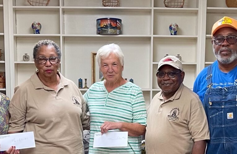 Lonoke Missionary Baptist Church Makes Donations