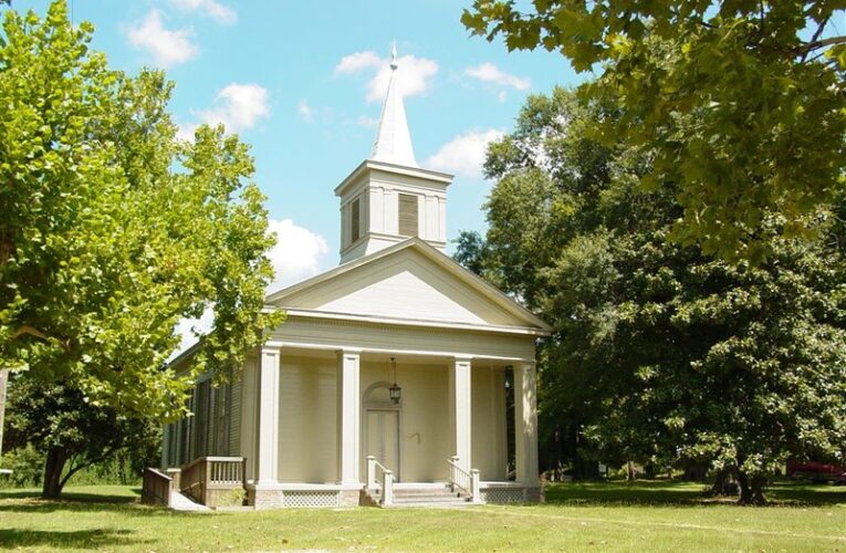 Washington Methodist Church providing dunking booth as part of Washington Harvest Hootenanny