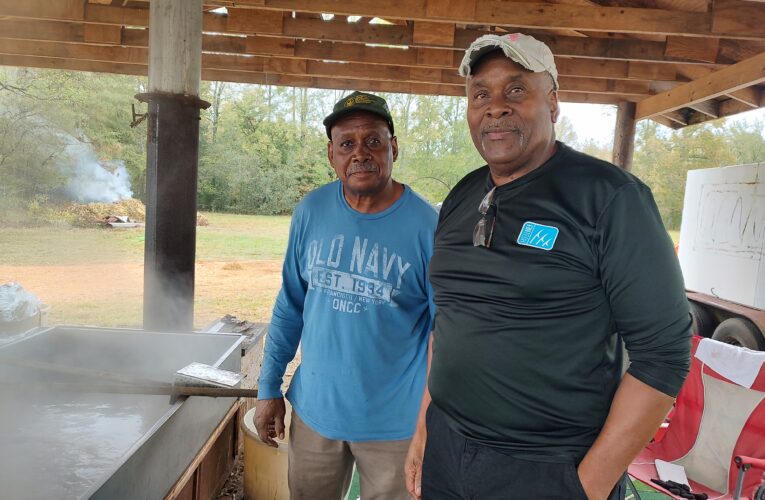 Making Sorghum Syrup Near Beirne