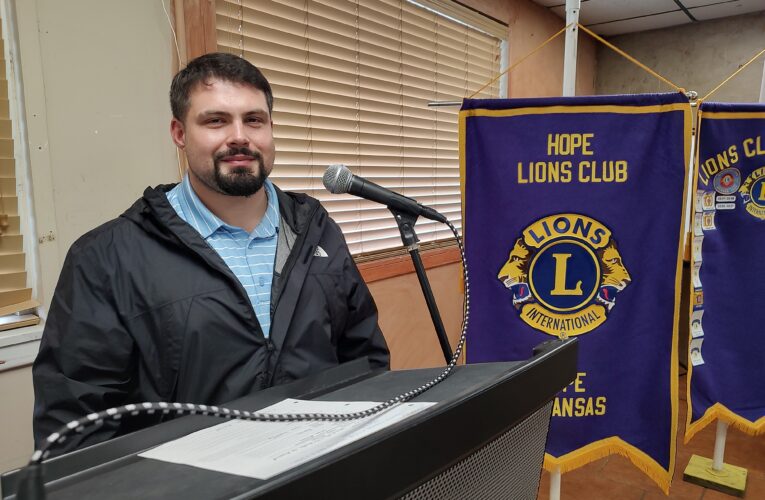 Hope Lions Hear Program on Hope Bands