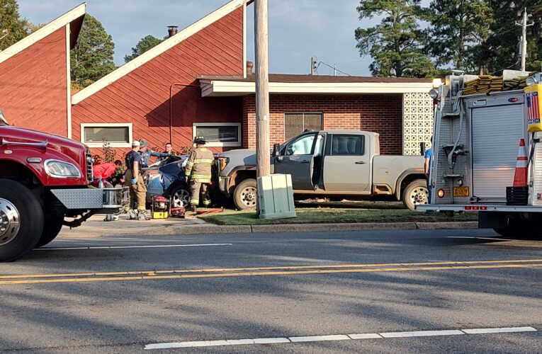 Wreck on Main at 19th in Hope