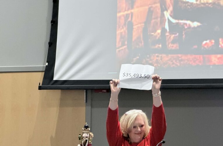 Hope Lions Celebrate Christmas and a Successful Auction