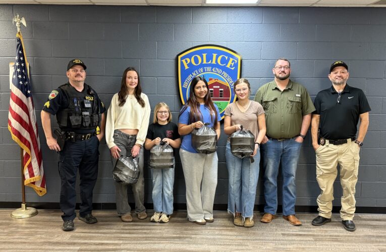 Southside Baptist Treats Hope Police to Lunch