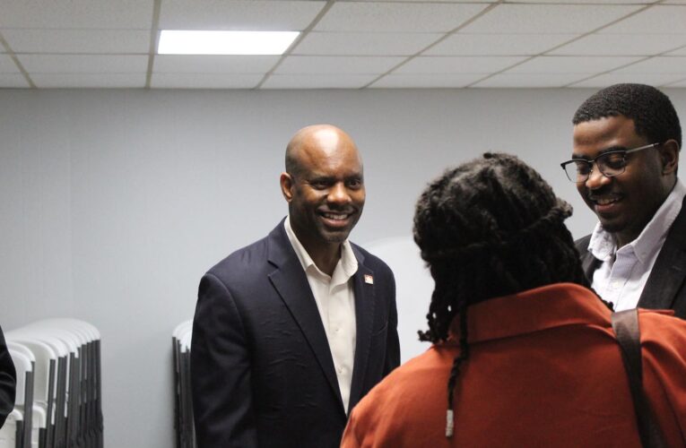 Governor candidate Fred Love campaigns in Hope