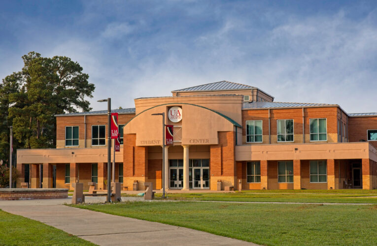 Deadline to apply for UA Hope-Texarkana Foundation Scholarships is April 15