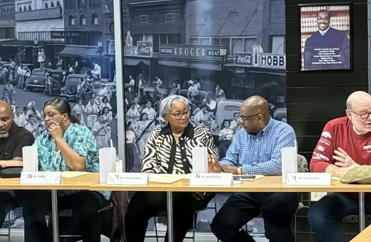 Hope School District Board Approves Routine Items, Reviews Superintendent Evaluation