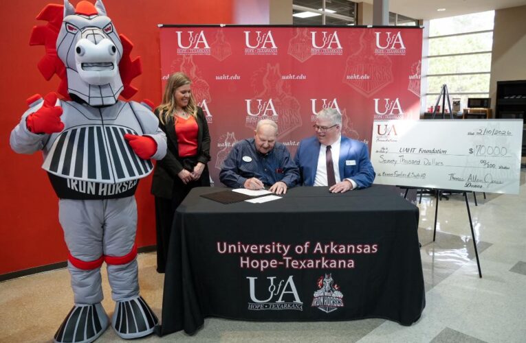 Jones endows new scholarship at UA Hope-Texarkana