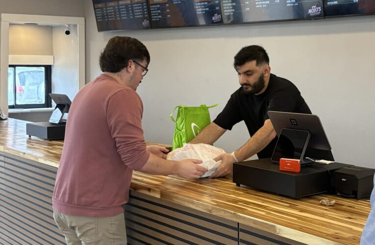 MOJO’s Fish & Chicken Opens in Hope