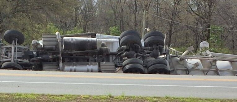 18 Wheeler Overturns on US 67 West